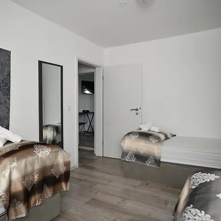 Apart-hotel Ferienwohnung&aparts By Kispet Group In Oberhausen (North Rhine-Westphalia)